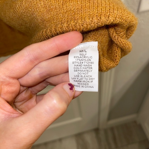 Blue B collection sweater - Picture 4 of 5